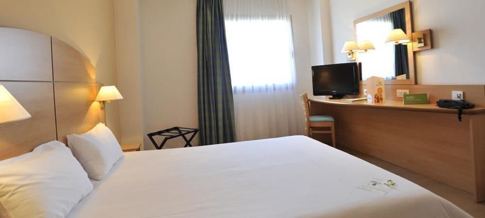 Travelodge Madrid Alcalá de Henares Exterior foto