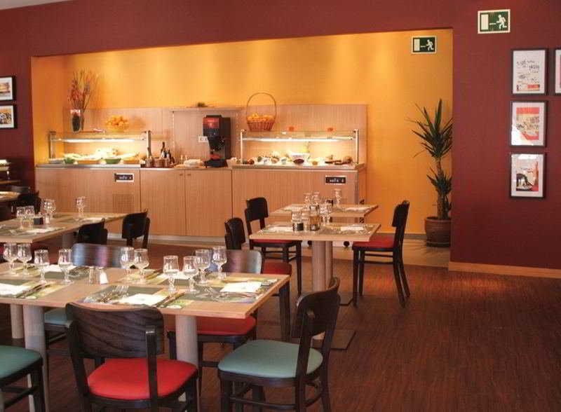 Travelodge Madrid Alcalá de Henares Restaurant foto